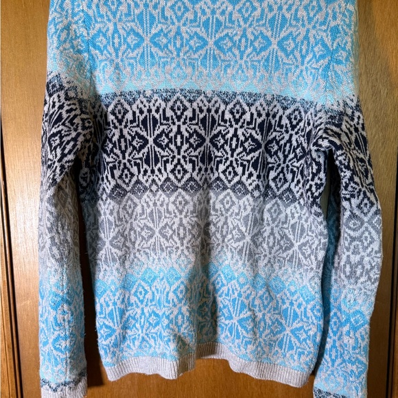 Talbots Women’s Sweater in Blue and Gray Pattern Wool Blend - Picture 5 of 7